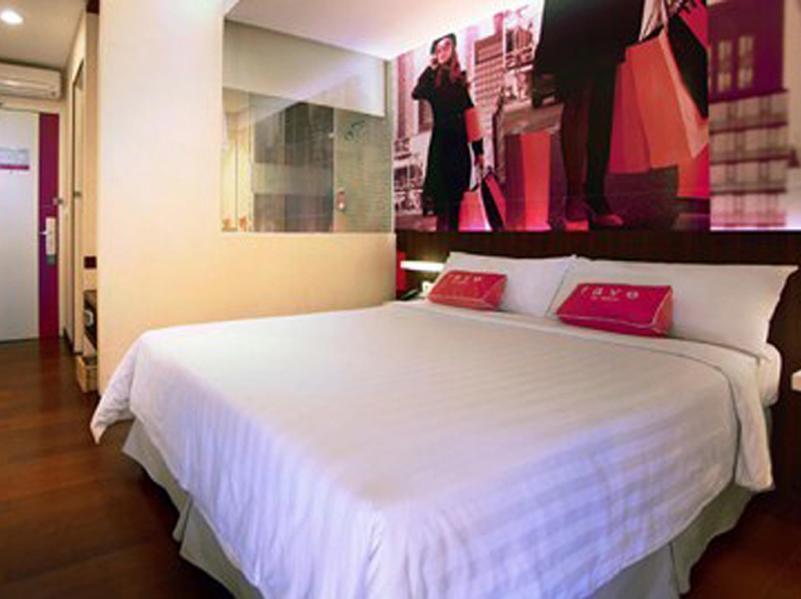 California Hotel Yakarta Exterior foto